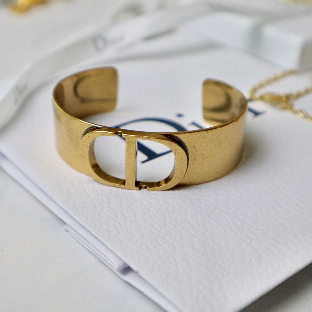 DIOR CUFF BRACELET GOLD