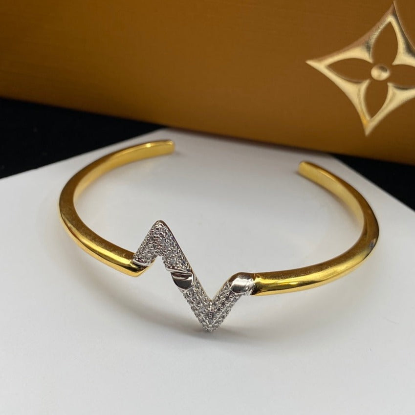 Louis Vuitton VOLTE UPSITE DOWN DIAMOND GOLD OPEN BRACELET