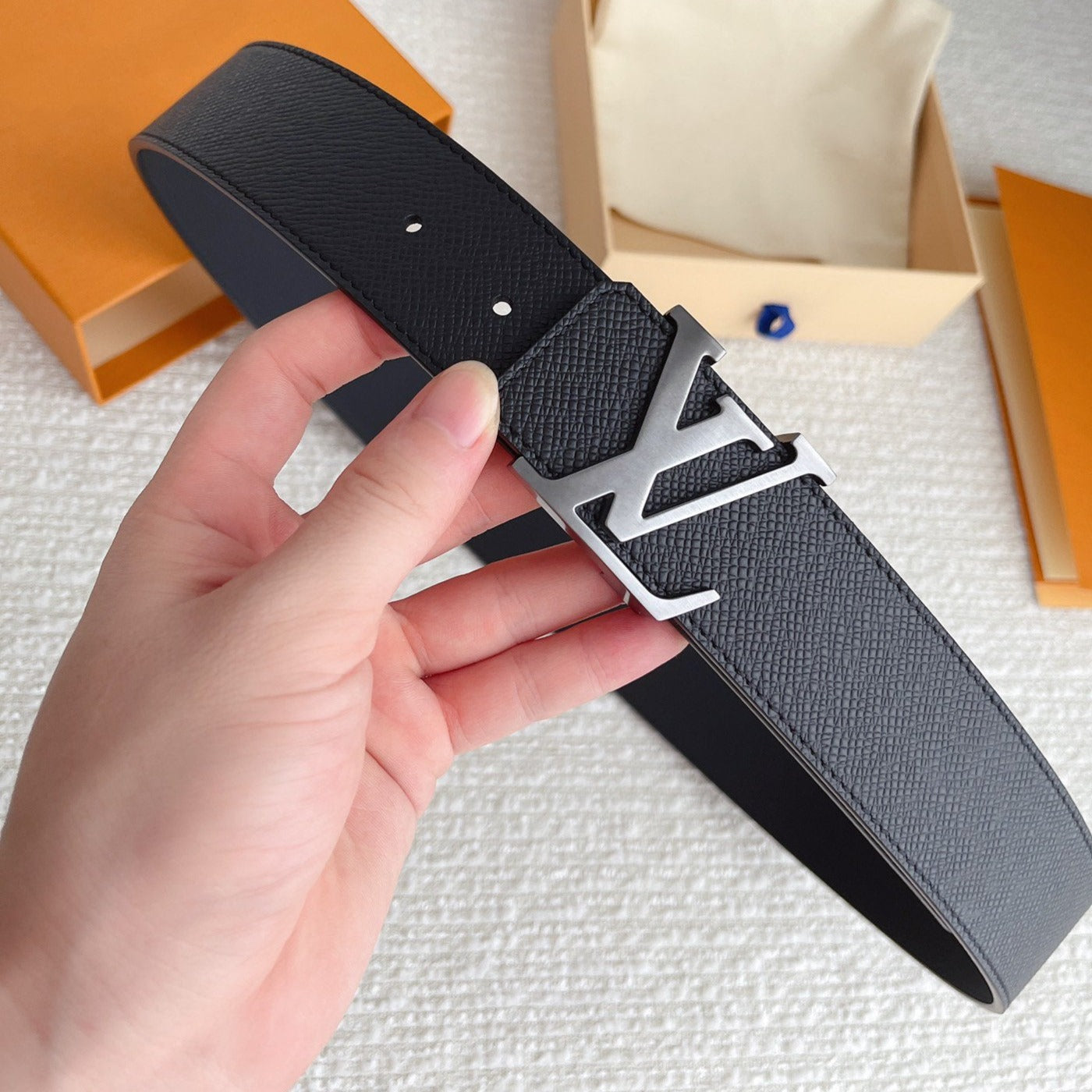 Louis Vuitton BELT SILVER BUCKLE BLACK WRINKLED LEATHER 40MM