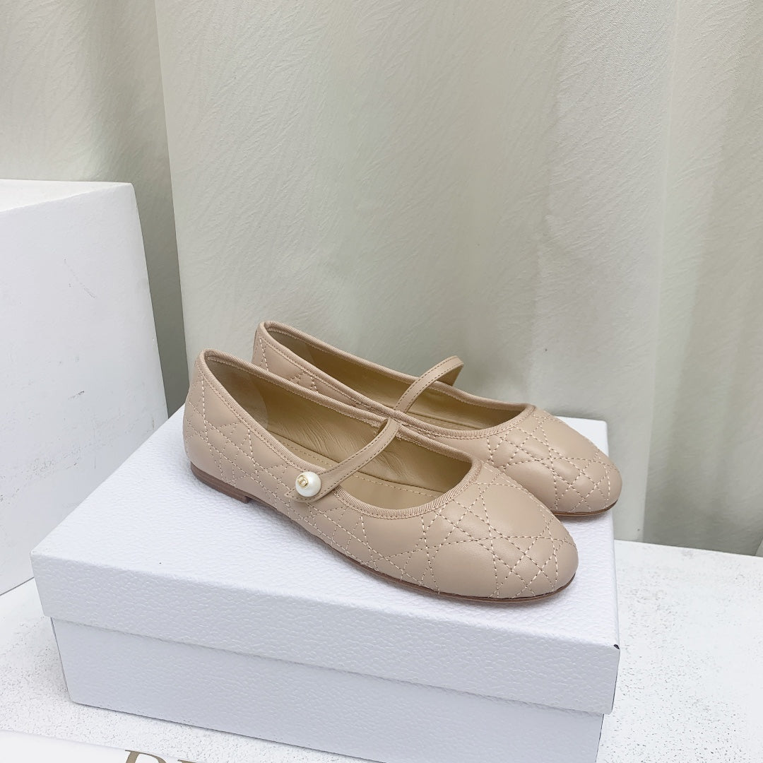 DIOR BALLET FLAT BEIGE MOP MIDDLE