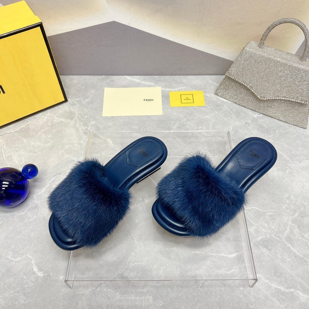 FENDI FENDI BAGUETTE MINK MEDIUM-HEELED 45MM IN NAVY BLUE FUR AND LAMBSKIN