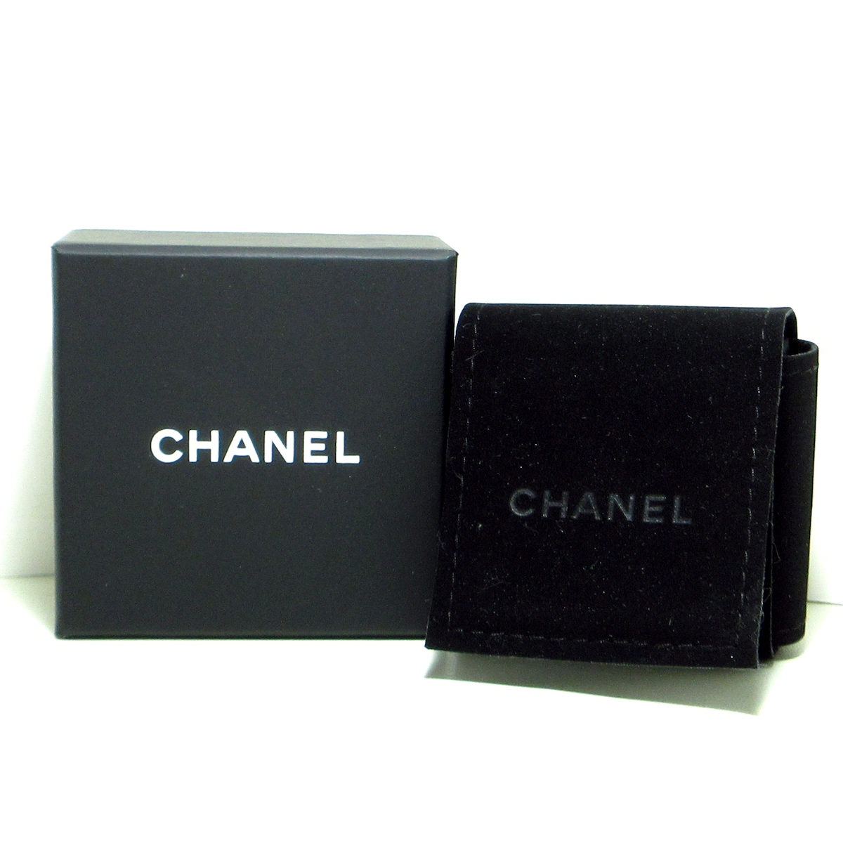 CHANEL - Matelasse Earrings Black Gold