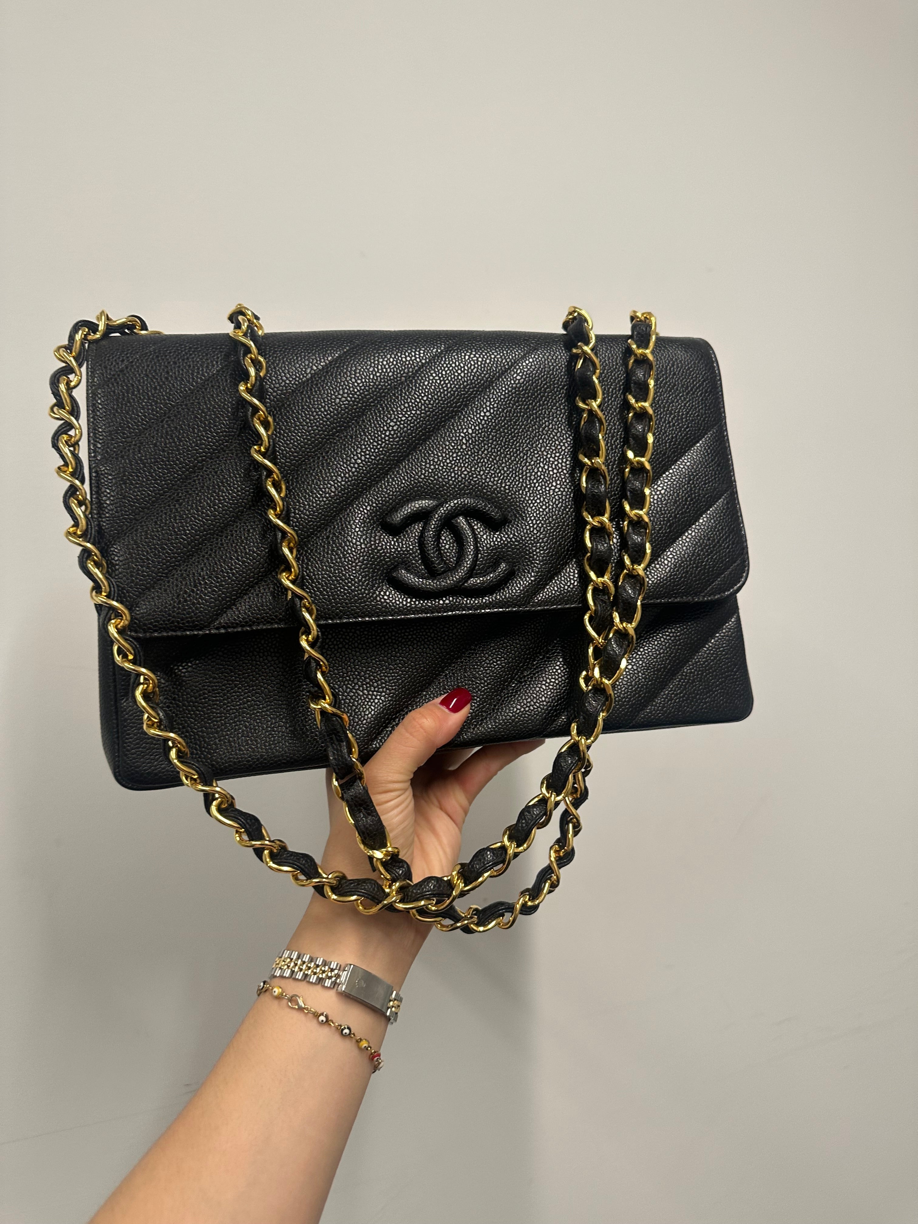 CHANEL- 1995 Straight Flap Jumbo shoulder bag
