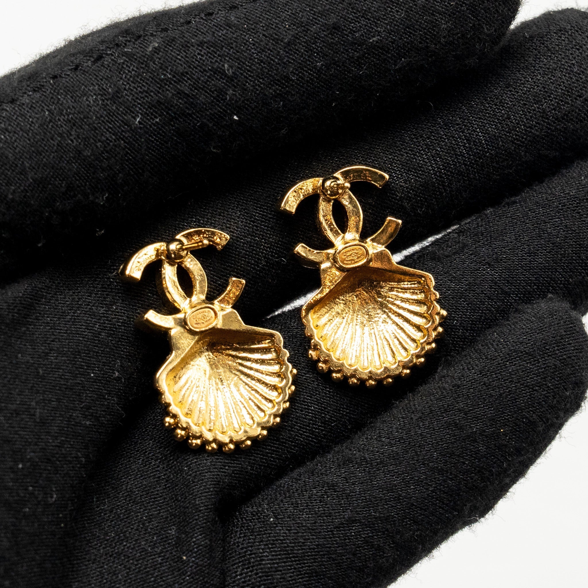 Chanel CC Shell Earrings Crystal Multicolour Gold Tone