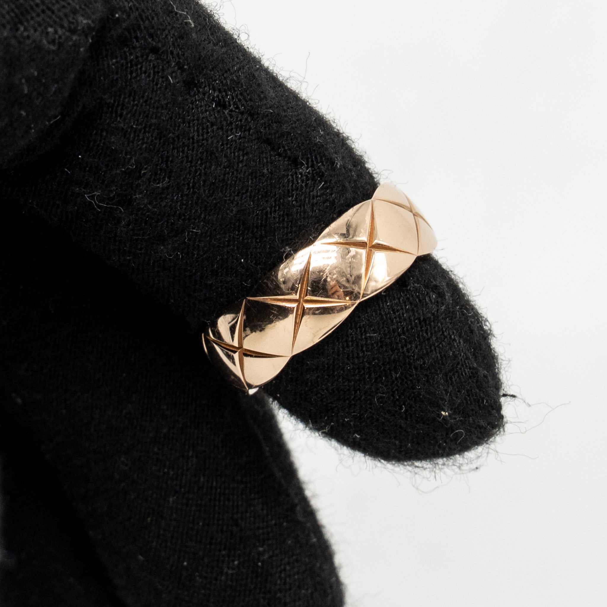 Chanel size 53 coco crush ring small model beige gold