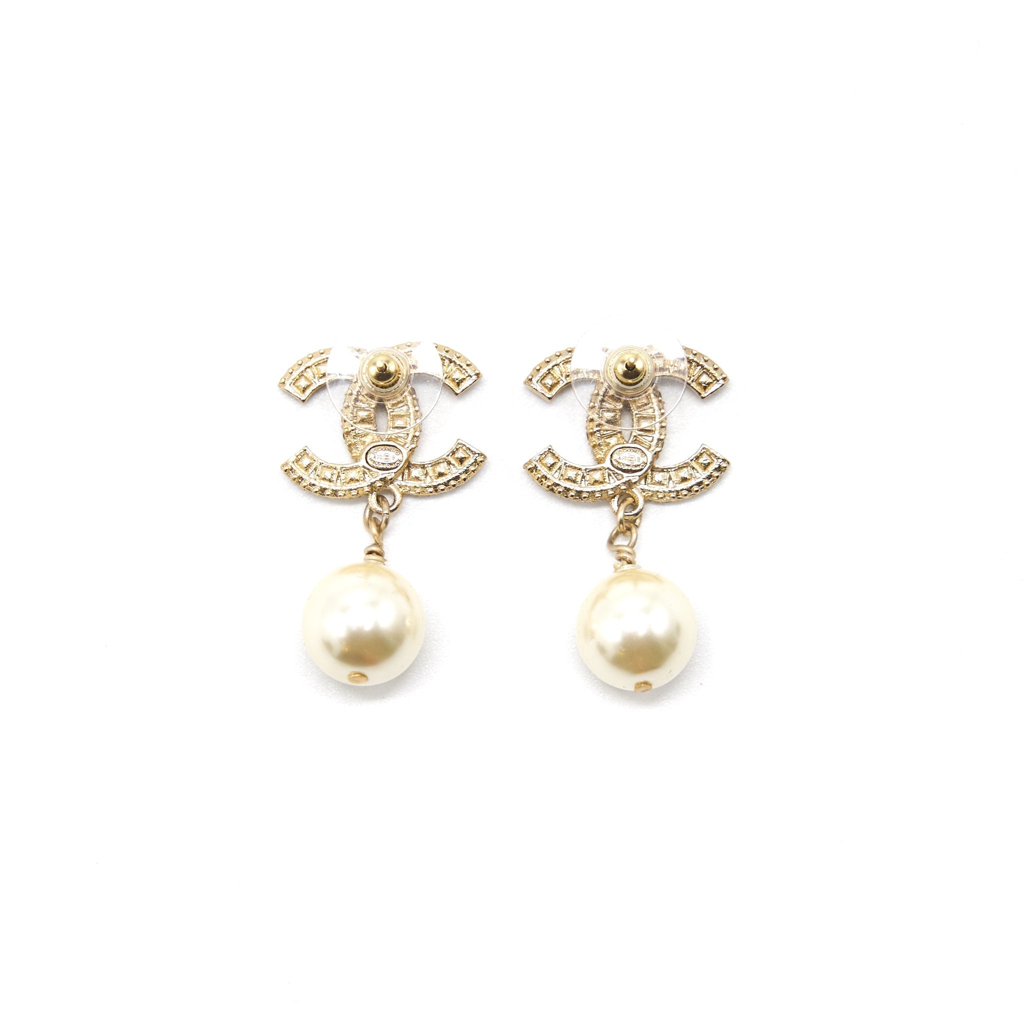 Chanel 20B CC Pearl Earings