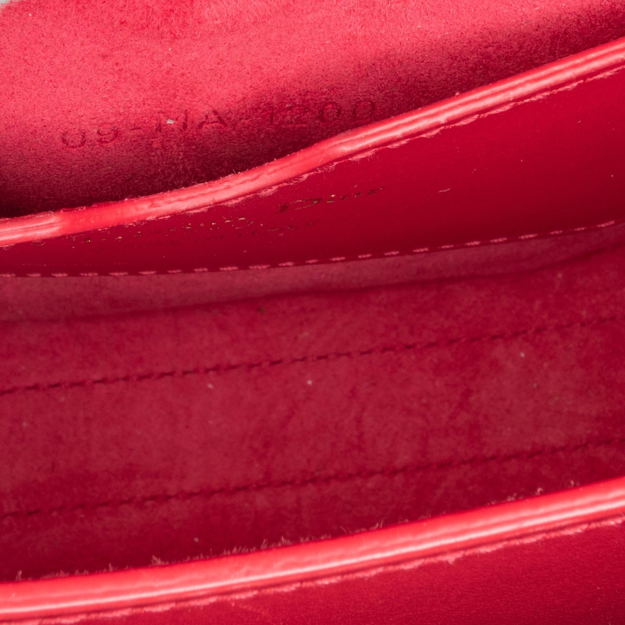 Dior Small Leather Bobby Crossbody (SHG-UBeSBC)