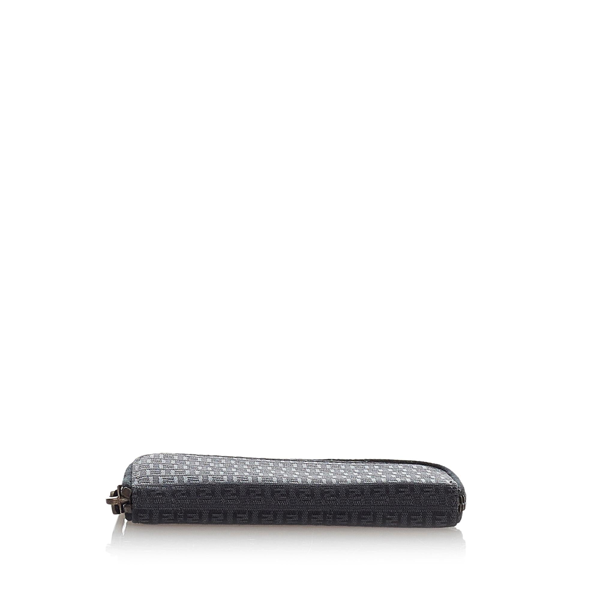 Fendi Zucchino Zip Around Key Holder (SHG-23161)
