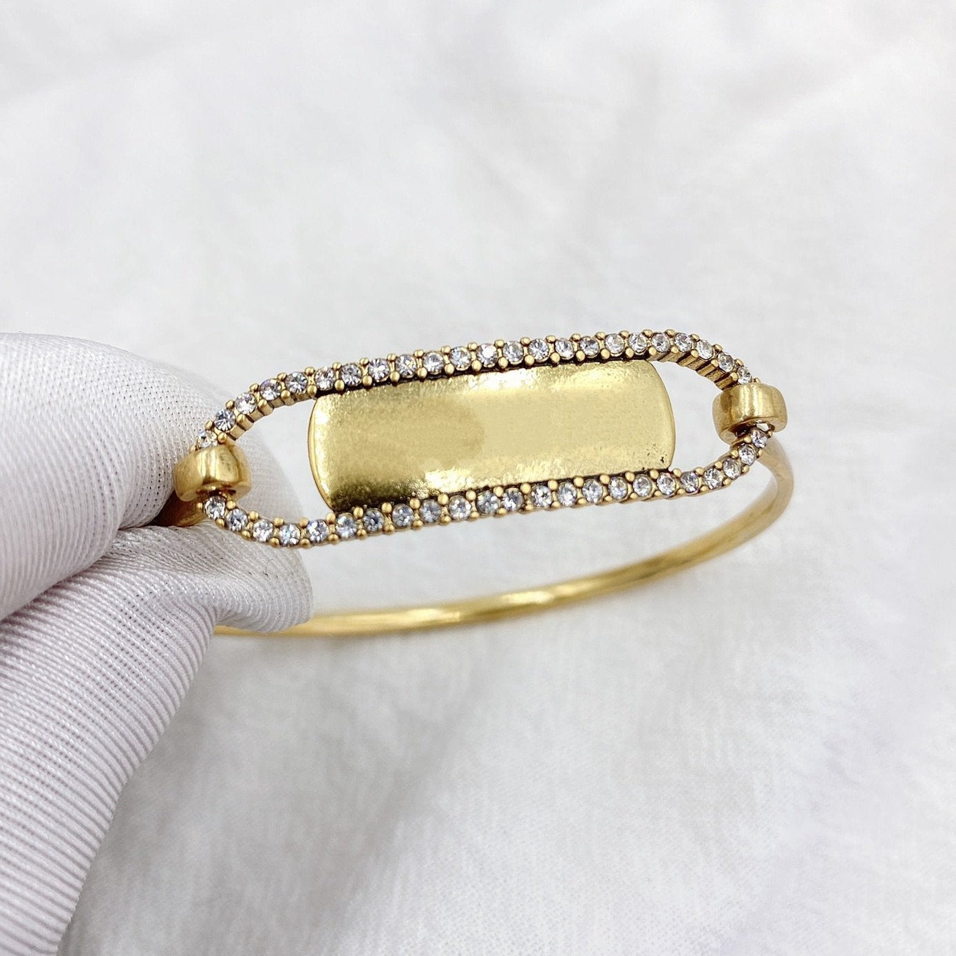 DIOR DIO OVAL LETTER BRACELET GOLD DIAMOND