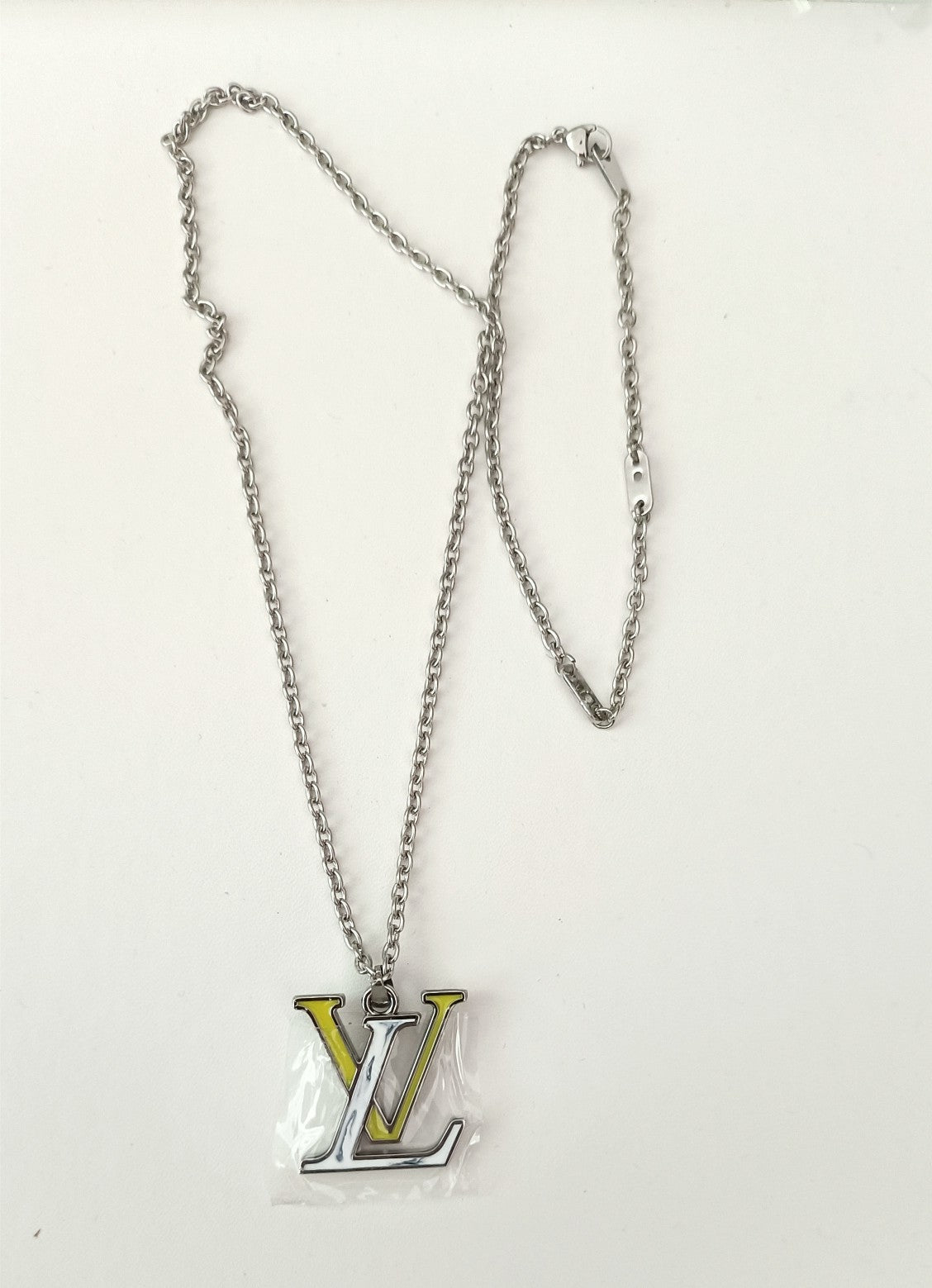Louis Vuitton COLORS PENDANT