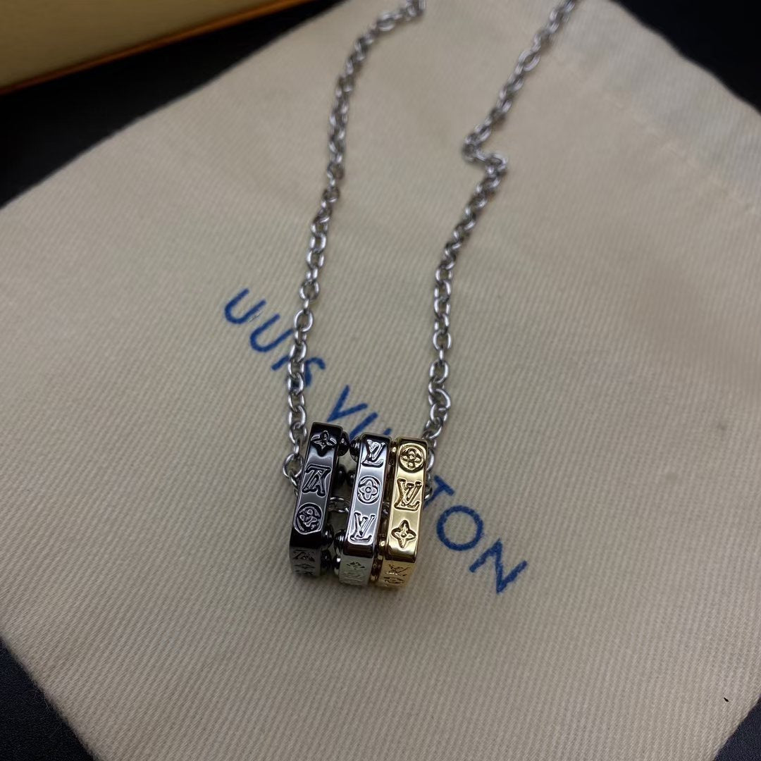 Louis Vuitton MONOGRAM BOLD NECKLACE