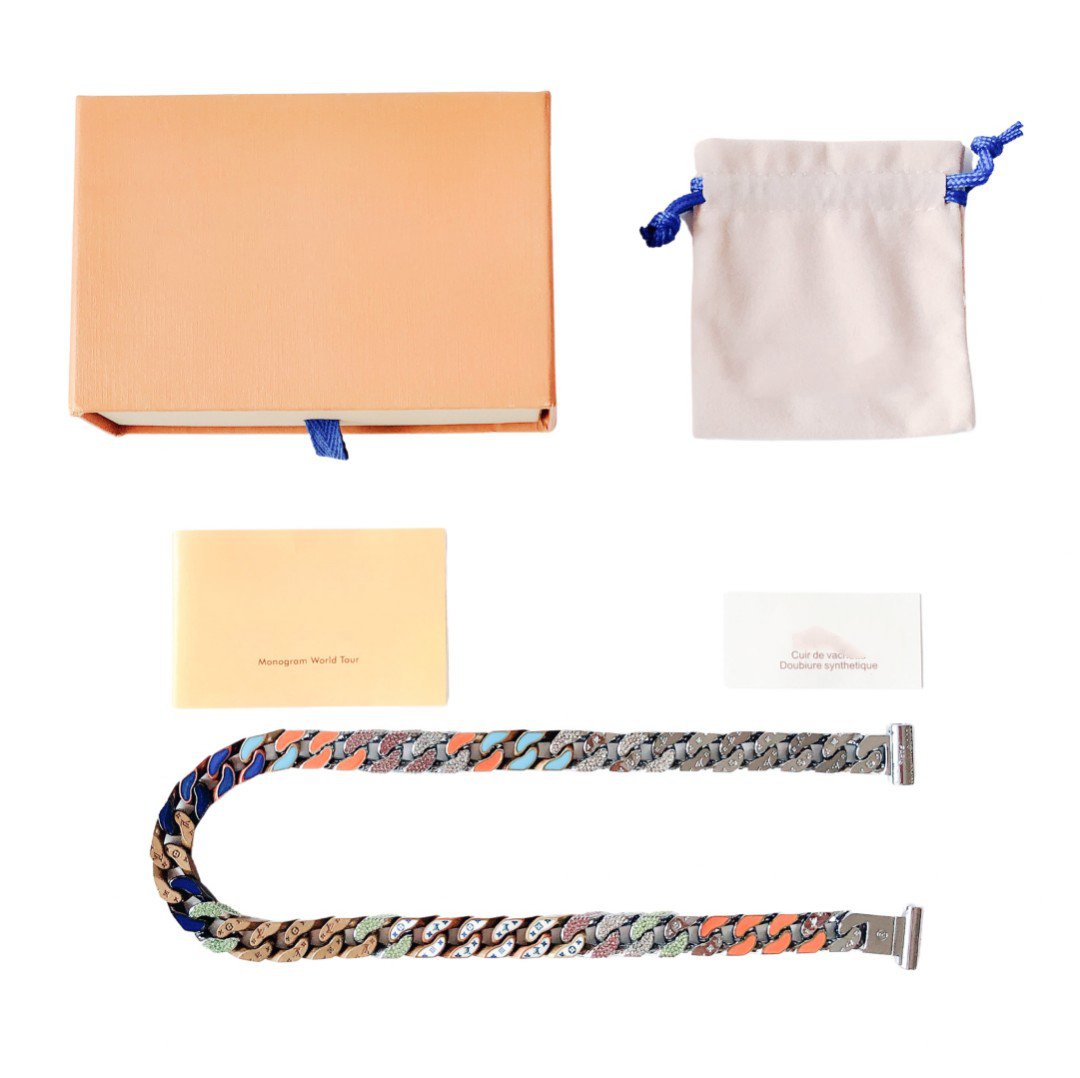 Louis Vuitton CHAIN LINKS PATCHES NECKLACE