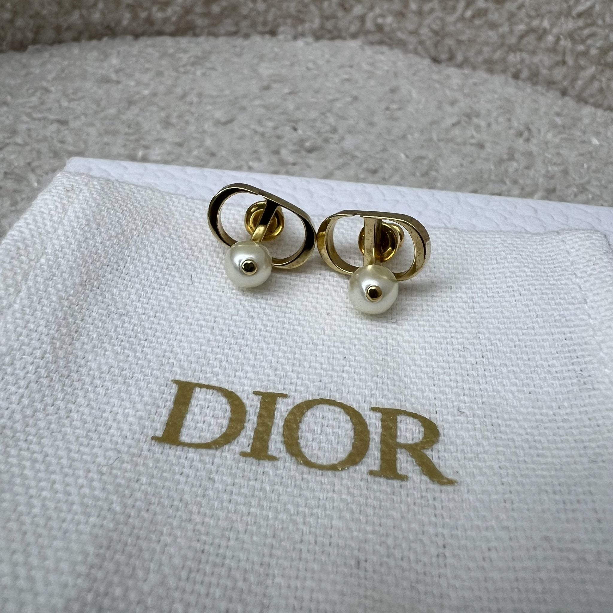Dior Logo Earrings with Pearls in GHW