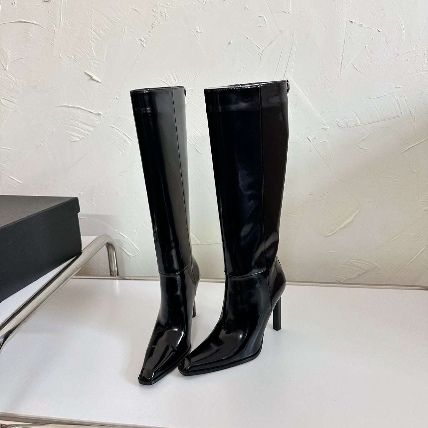 Saint Laurent HIGH HEEL KNEE BOOTS IN BLACK SHINY CALFSKIN