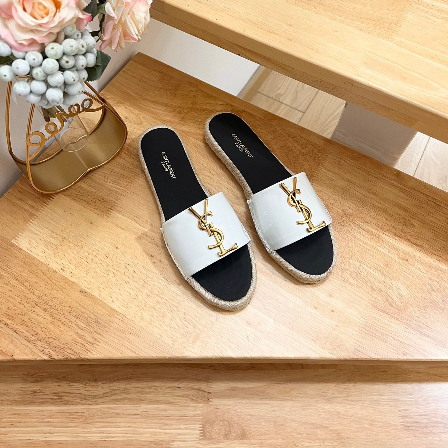 Saint Laurent SL YVES LOGO SLIPPER BLACK AND WHITE CALFSKIN