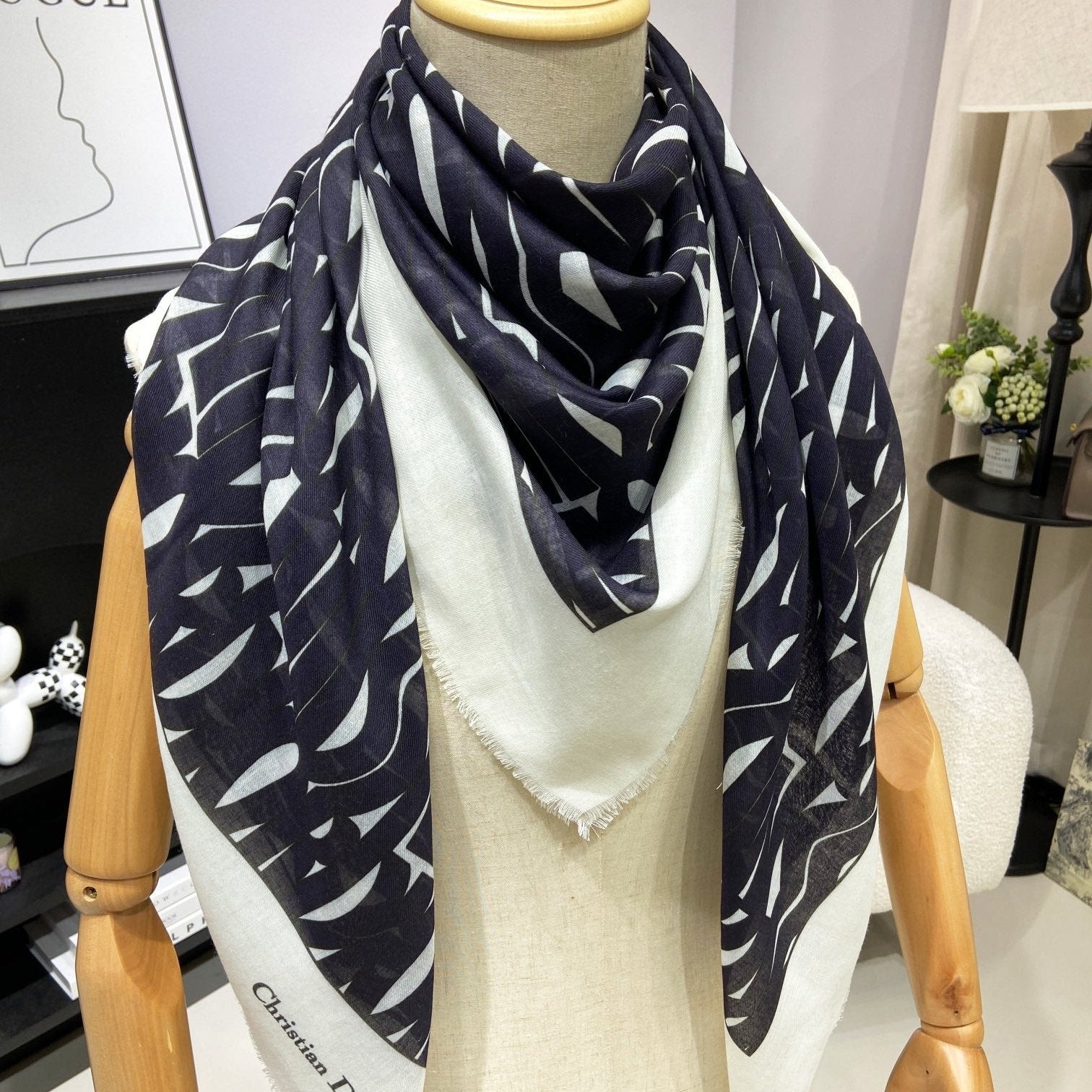 DIOR MISS DIOR ALLOVER SHAWL 140 CM IN BLACK MIX WHITE SILK CASHMERE 411629