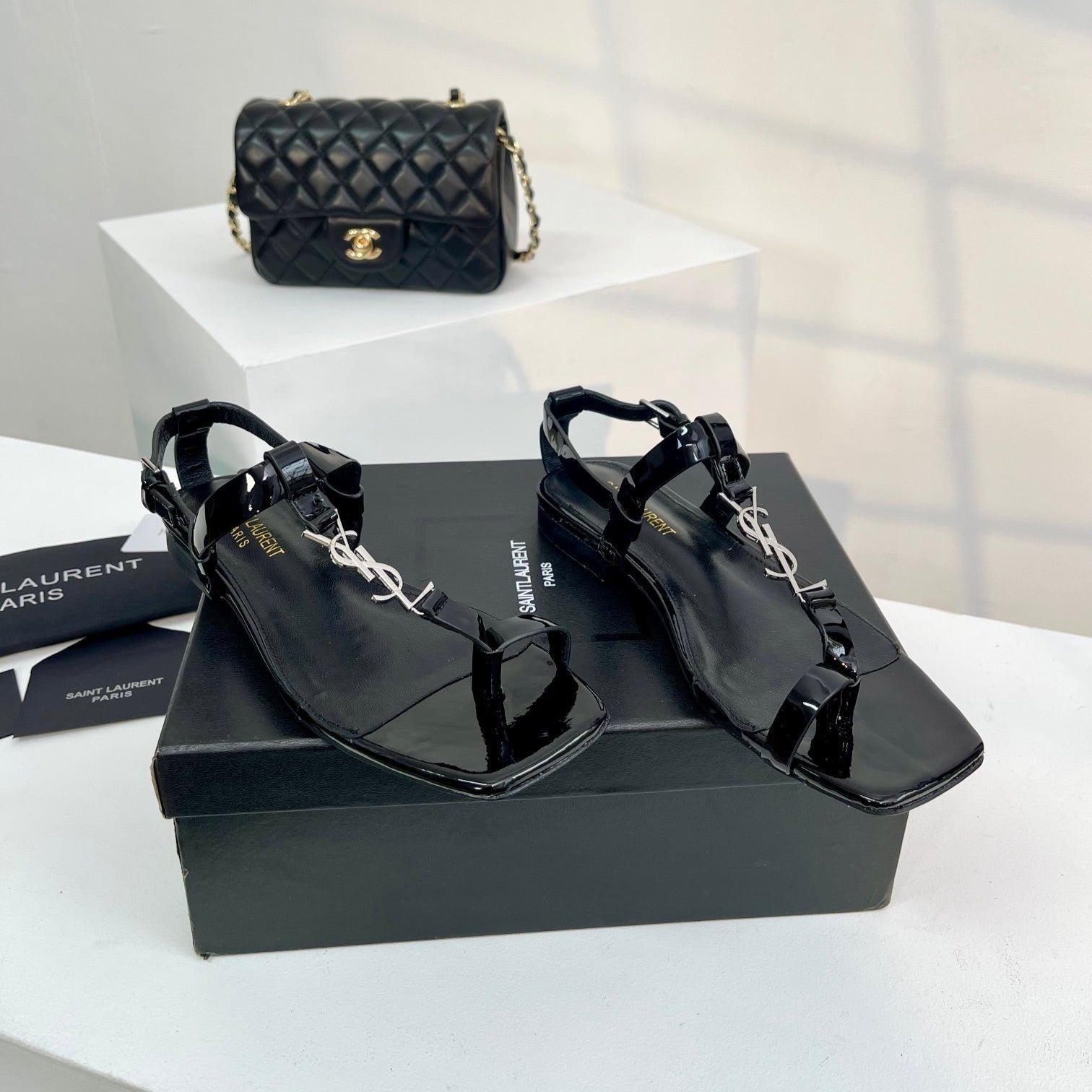 Saint Laurent SL CASSANDRA ONE SANDAL FLAT BLACK CALFSKIN