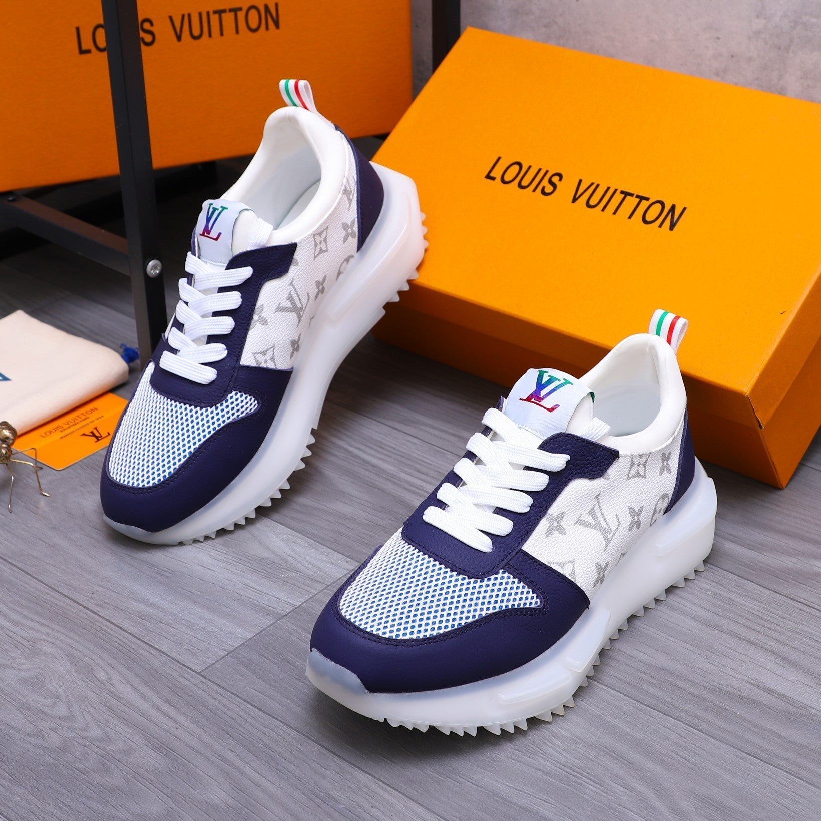 Louis Vuitton SNEAKER WHITE MIX NAVY BLUE CALFSKIN AND GREY MESH BREATHABLE