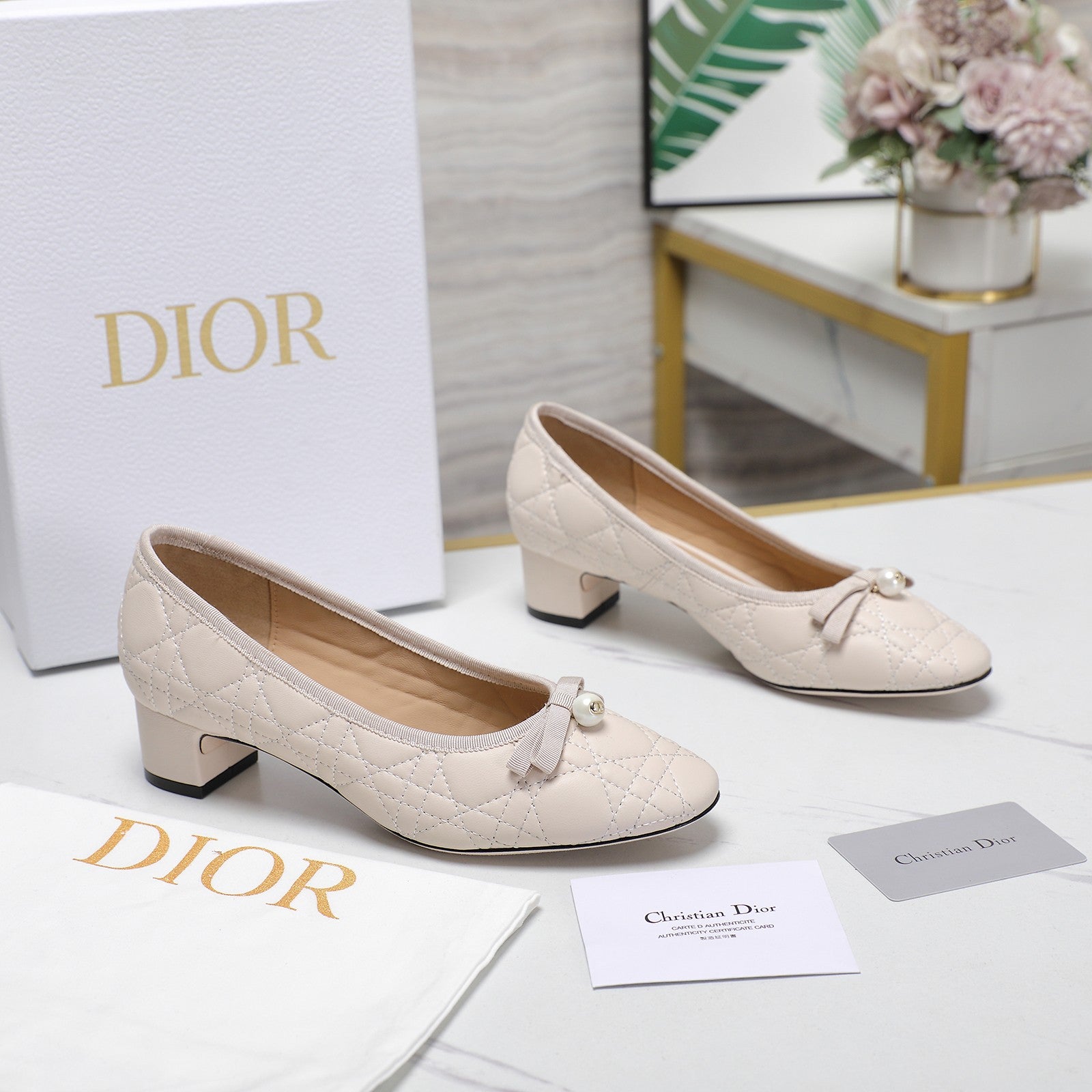 DIOR Pump 40mm In White Pink Quilted Calfskin 995266