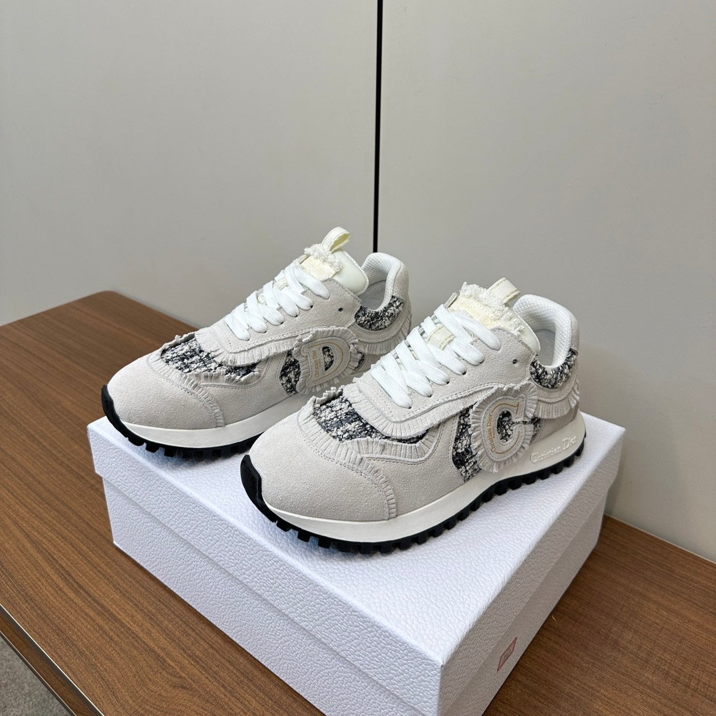 DIOR C'est DIOR Sneaker In White Suede And Tweed Fabric 989934