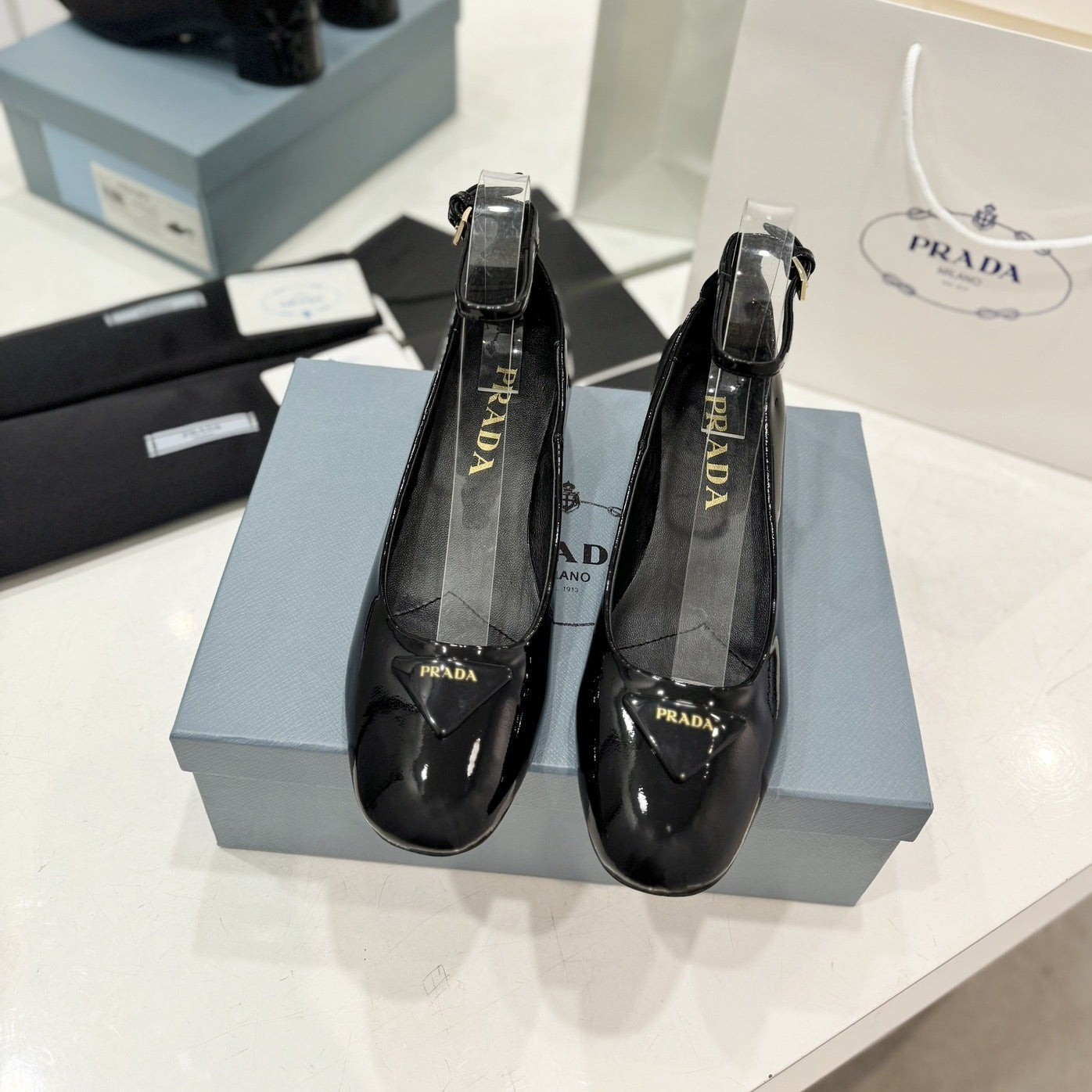 PRADA NAPPA MARY JANE PUMPS GLOSSY BLACK LAMBSKIN
