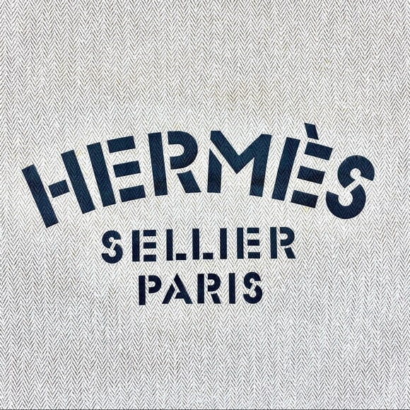 HERMES Aline grooming bag