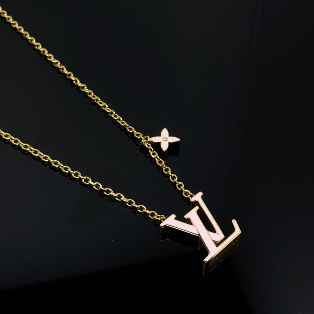 Louis Vuitton IDYLLE BLOSSOM PENDANT GOLD NECKLACE