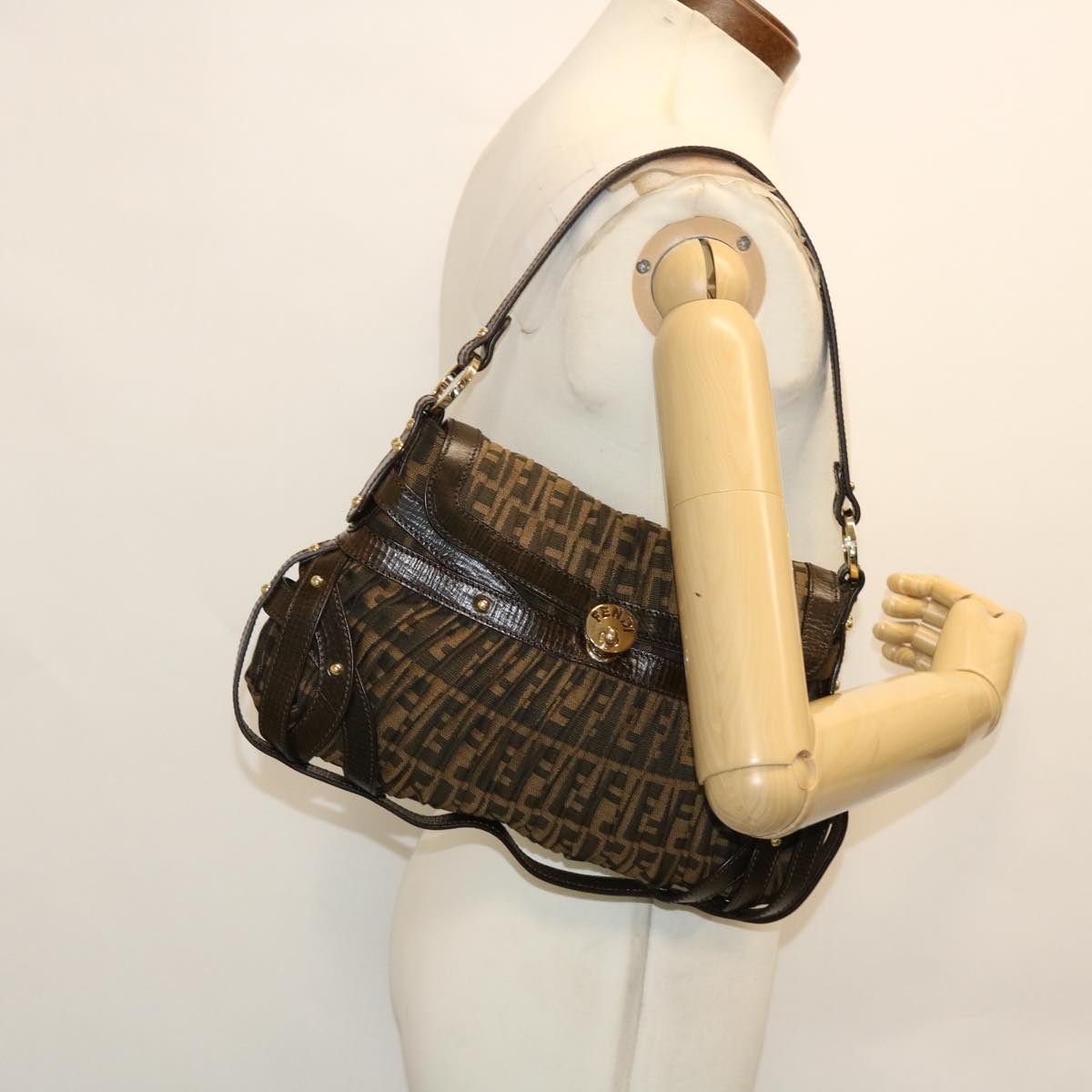 FENDI Zucca Canvas Turn Lock Shoulder Bag Black Brownyk8162