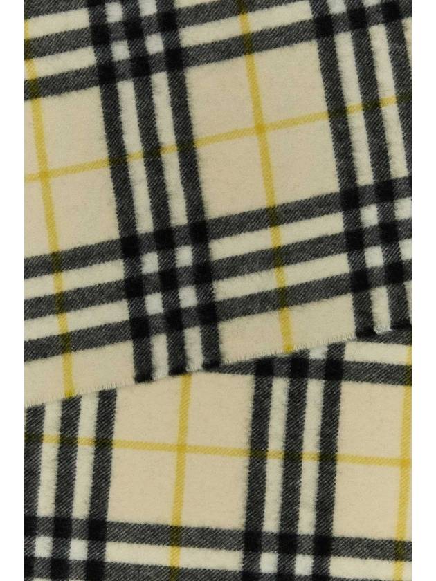 Burberry Happy Check Cashmere Scarf Candle