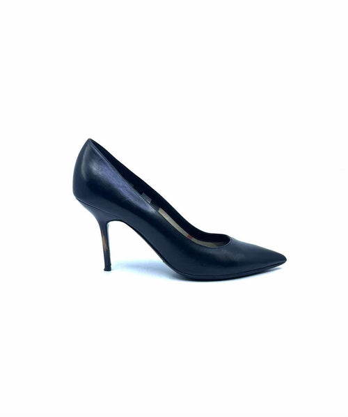 BURBERRY Size 8.5 Black & Beige Pumps