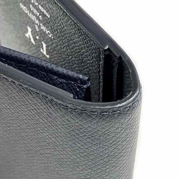 Louis Vuitton Taiga Portefeuille Brazza Wallet