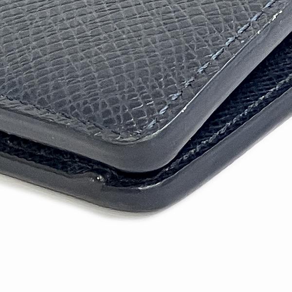 Louis Vuitton Taiga Portefeuille Brazza Wallet
