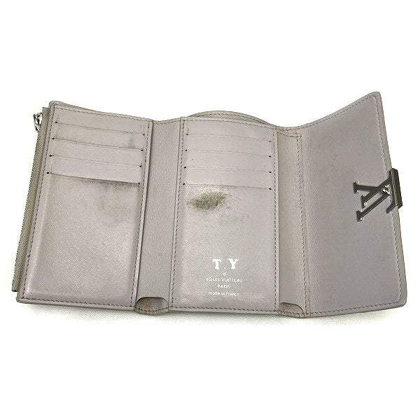 Louis Vuitton Capucines Compact Wallet M63221