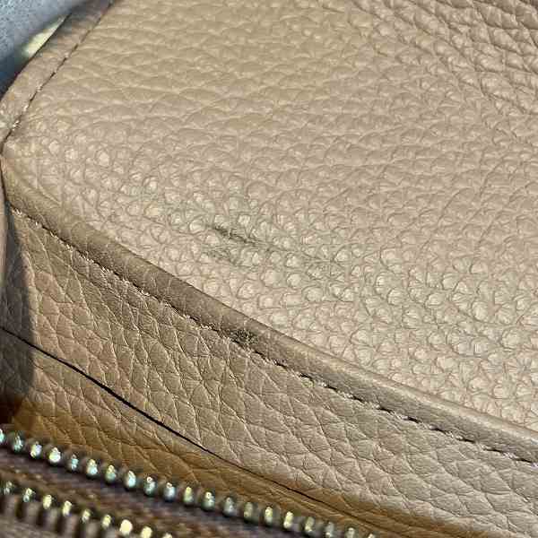 Louis Vuitton Mahina Leather Iris Wallet M60145