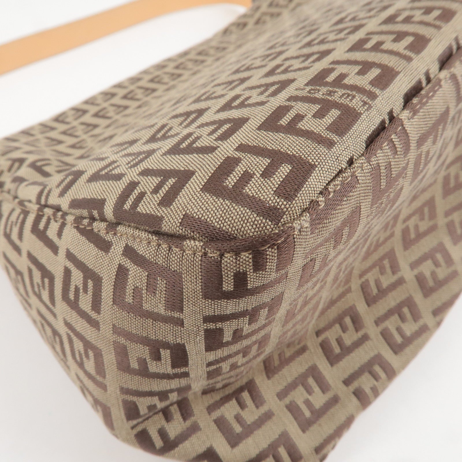 FENDI Mamma Baguette Zucchino Leather Shoulder Bag Beige 8BR001