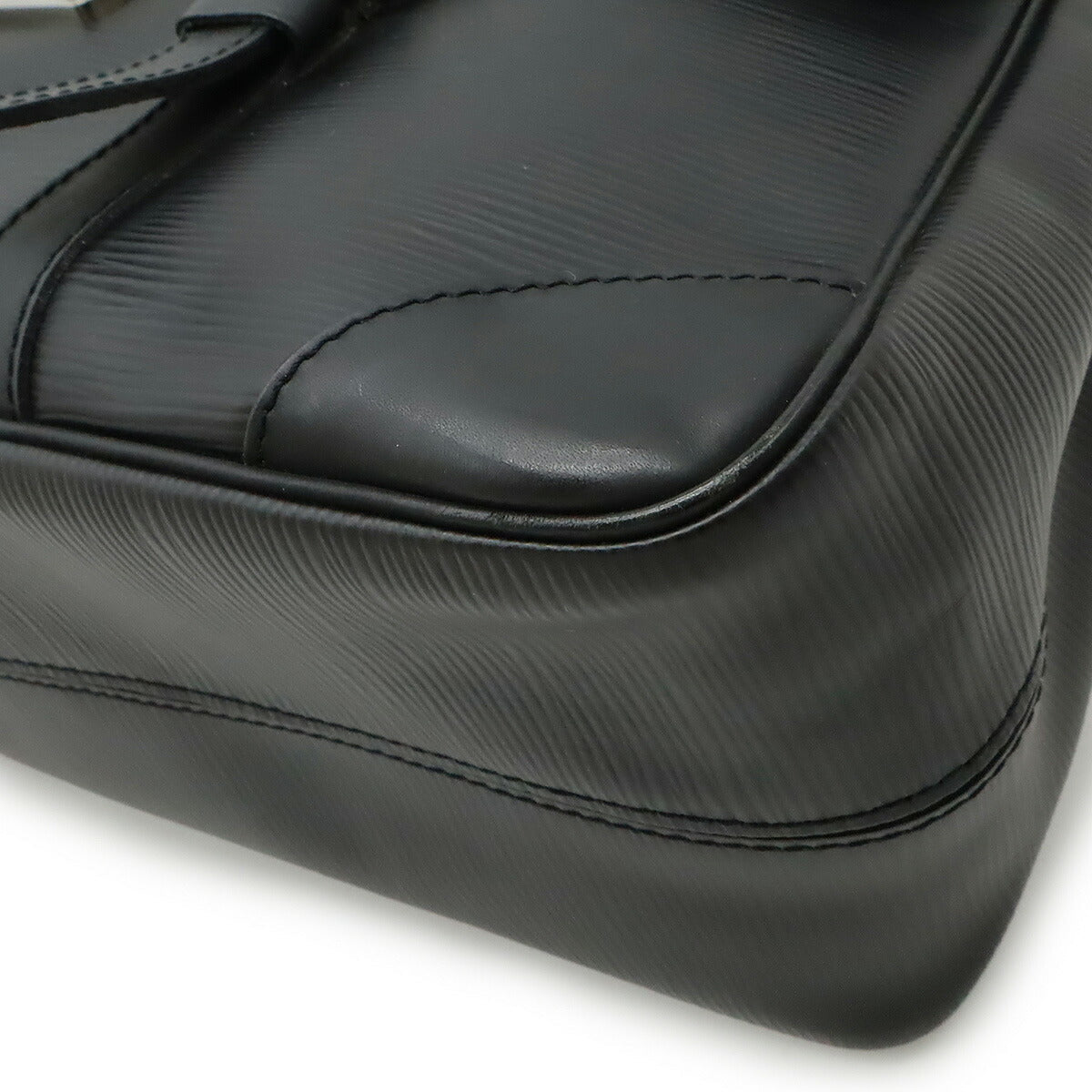 Louis Vuitton Segur MM Epi Shoulder Bag