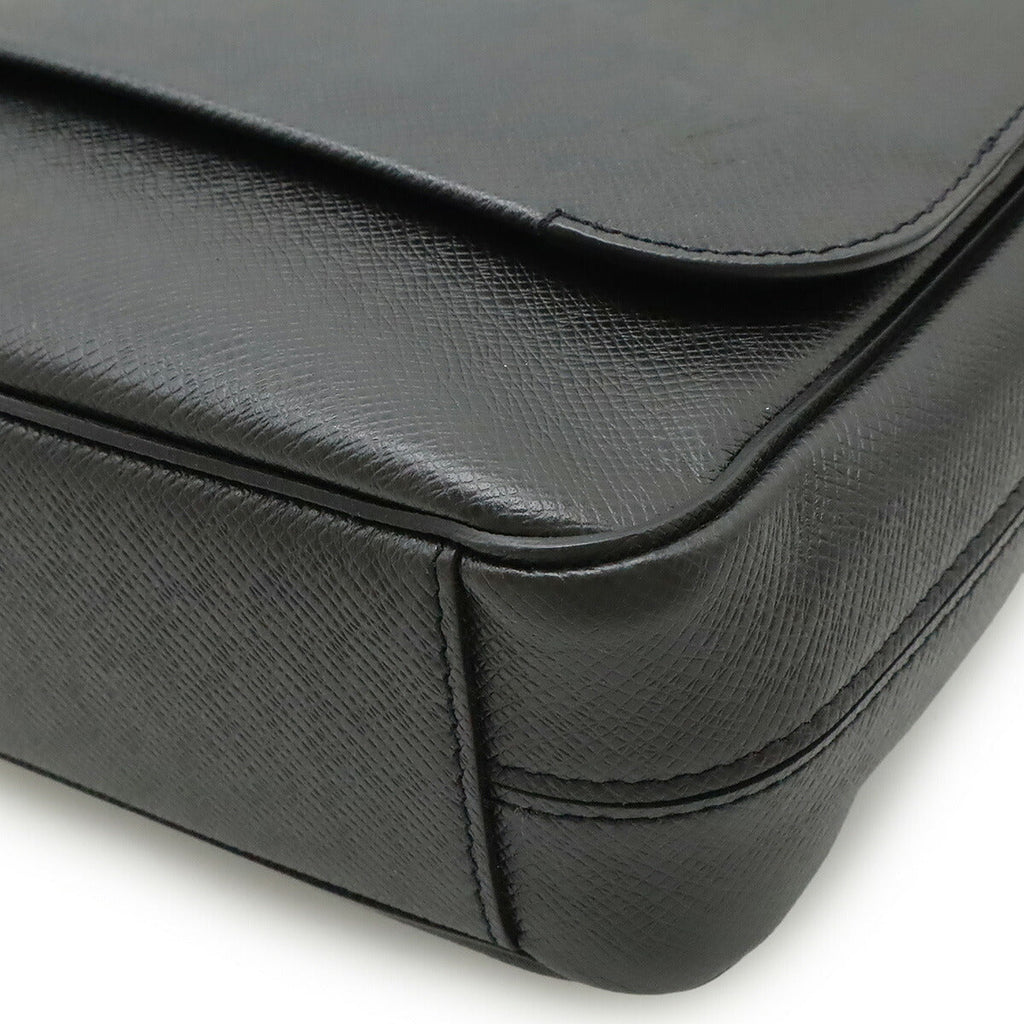 Louis Vuitton Roman PM Taiga Messenger Bag