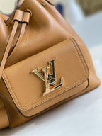 Louis Vuitton LOCKME BUCKET 23 ARIZONA BEIGE GRAINED CALF SKIN