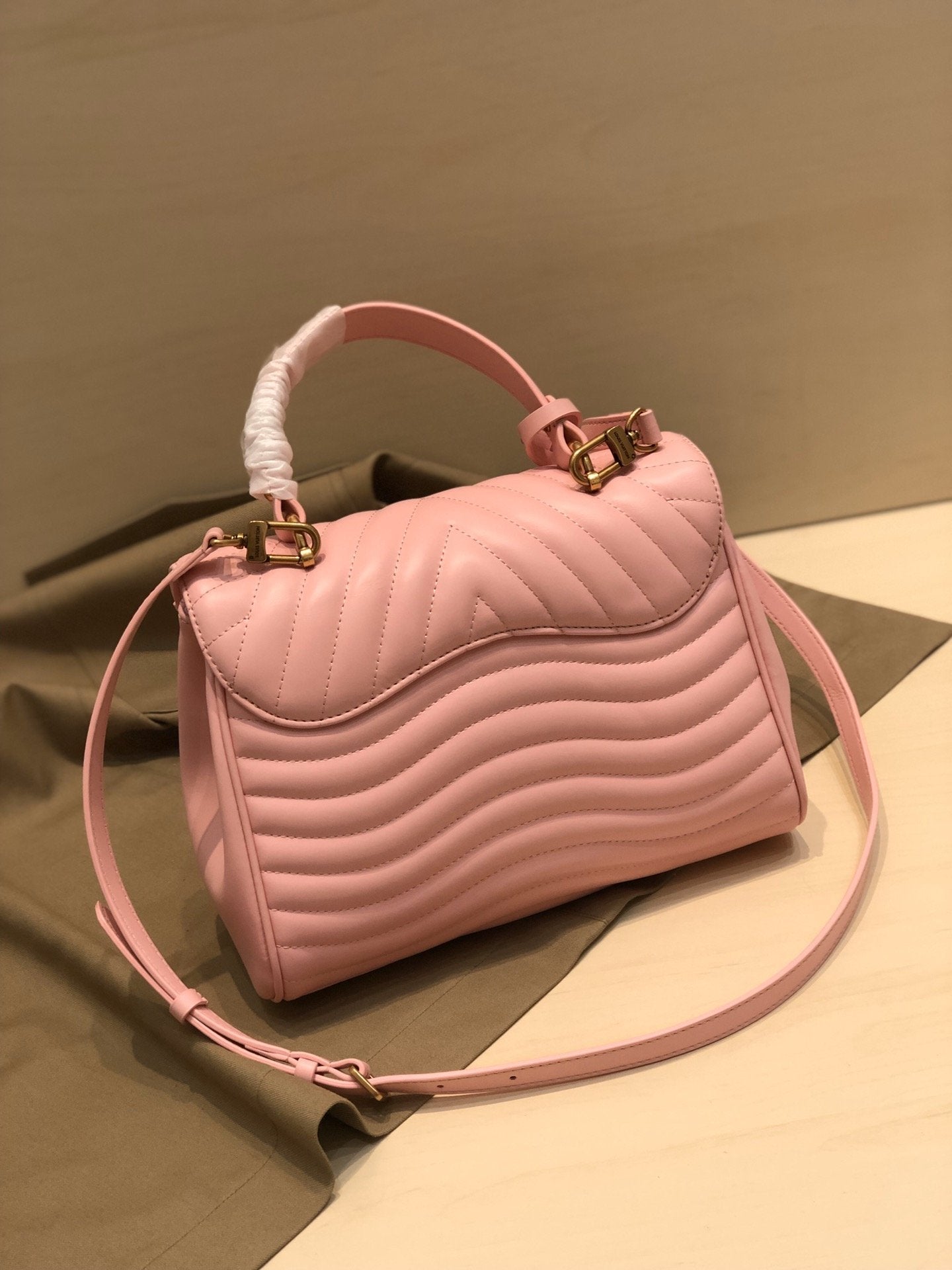 Louis Vuitton NEW WAVE TOP HANDLE 26CM PINK CALFSKIN