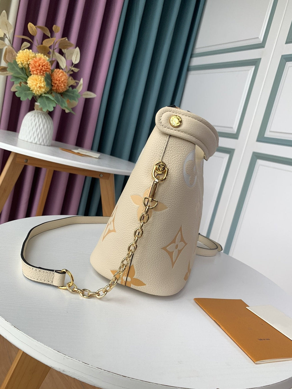 Louis Vuitton MARSHMALLOW HOBO CREAM SAFFRON GRAINED COWHIDE LEATHER