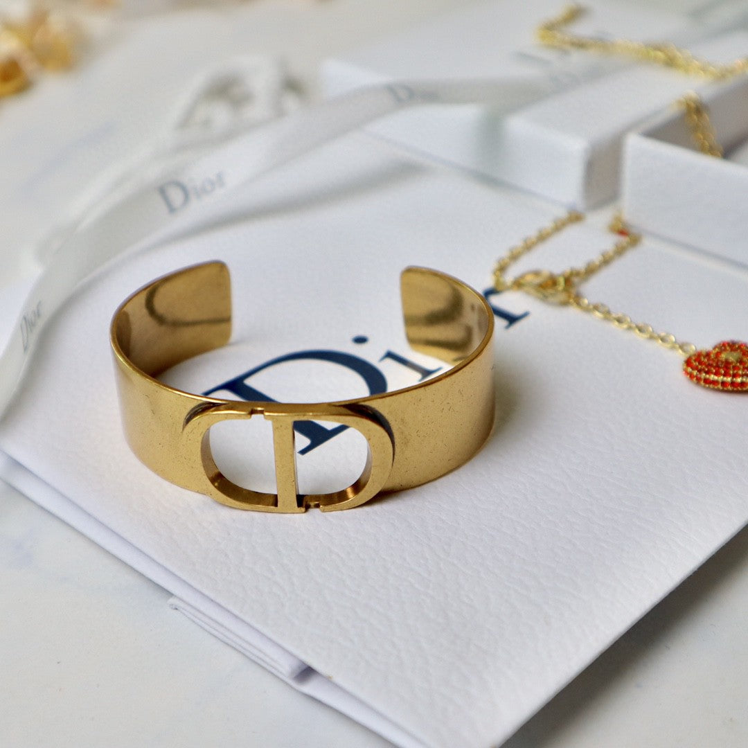 DIOR CUFF BRACELET GOLD