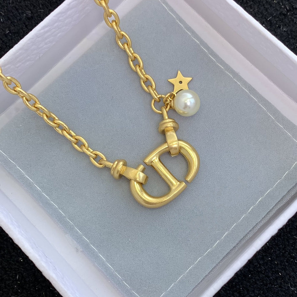 DIOR PEDANT MOP STAR GOLD NECKLACE