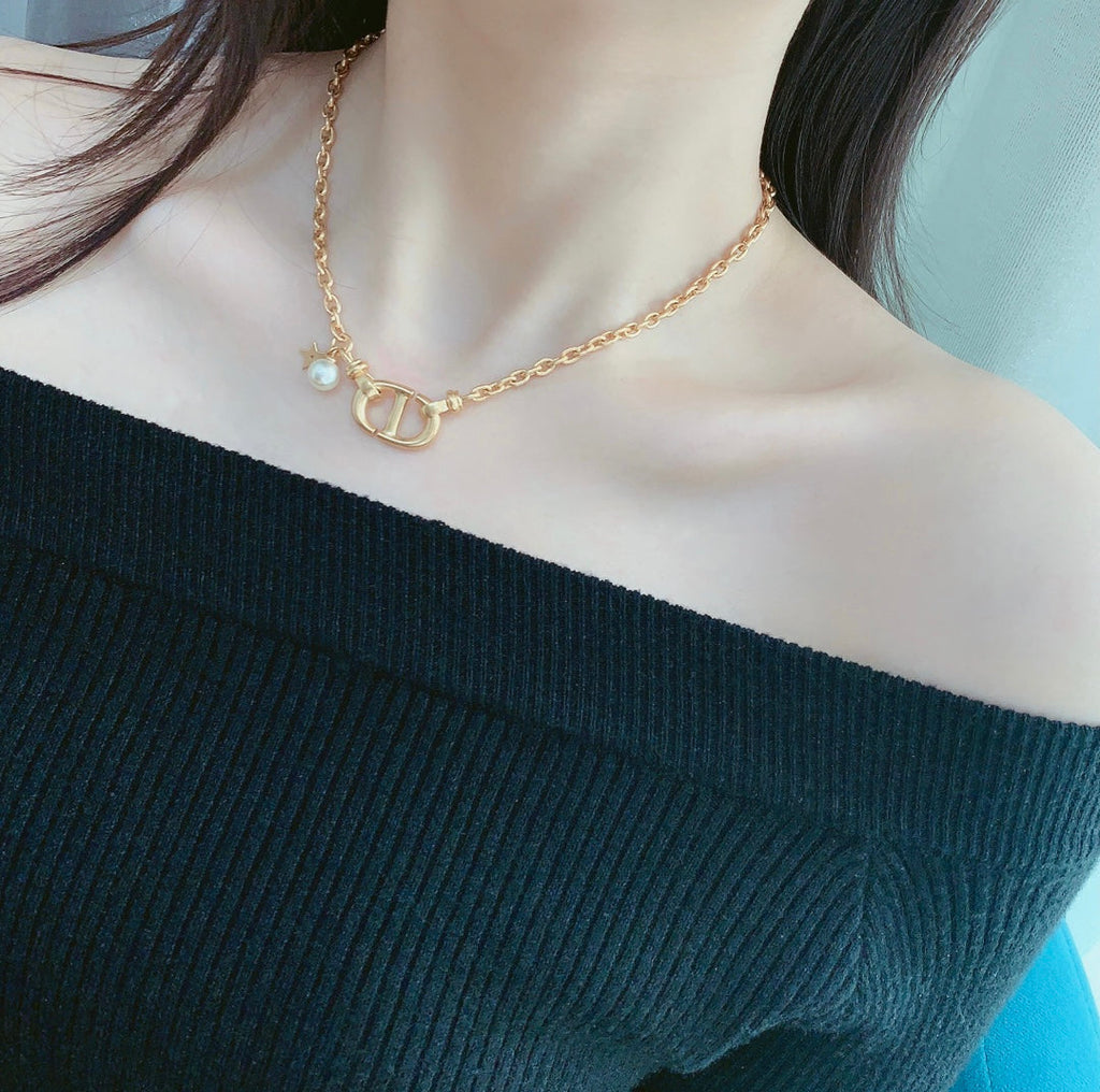 DIOR PEDANT MOP STAR GOLD NECKLACE