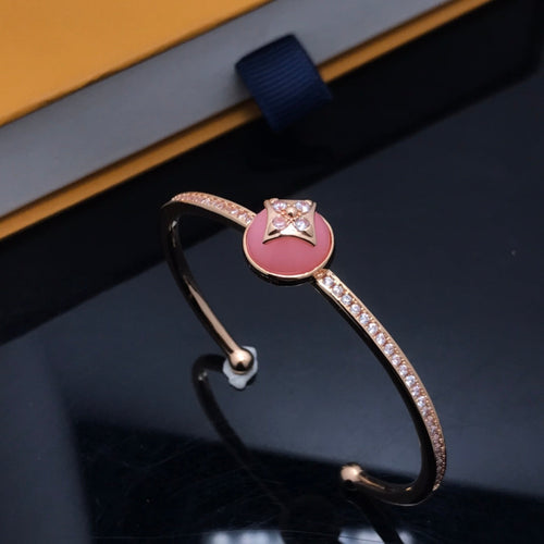 Louis Vuitton STAR OEPN BANGLE DIAMOND BRACELET