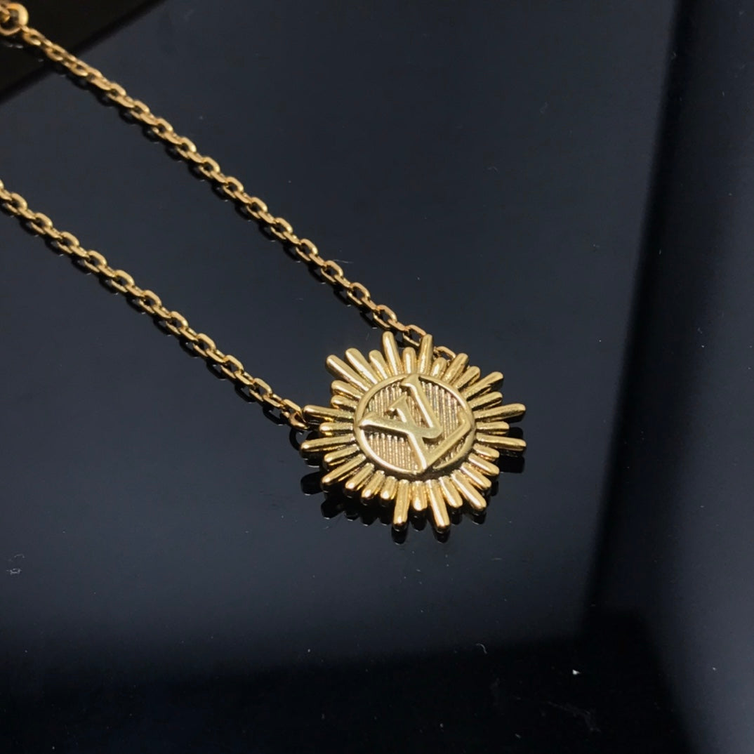 Louis Vuitton SUN PEDANT GOLD NECKLACE