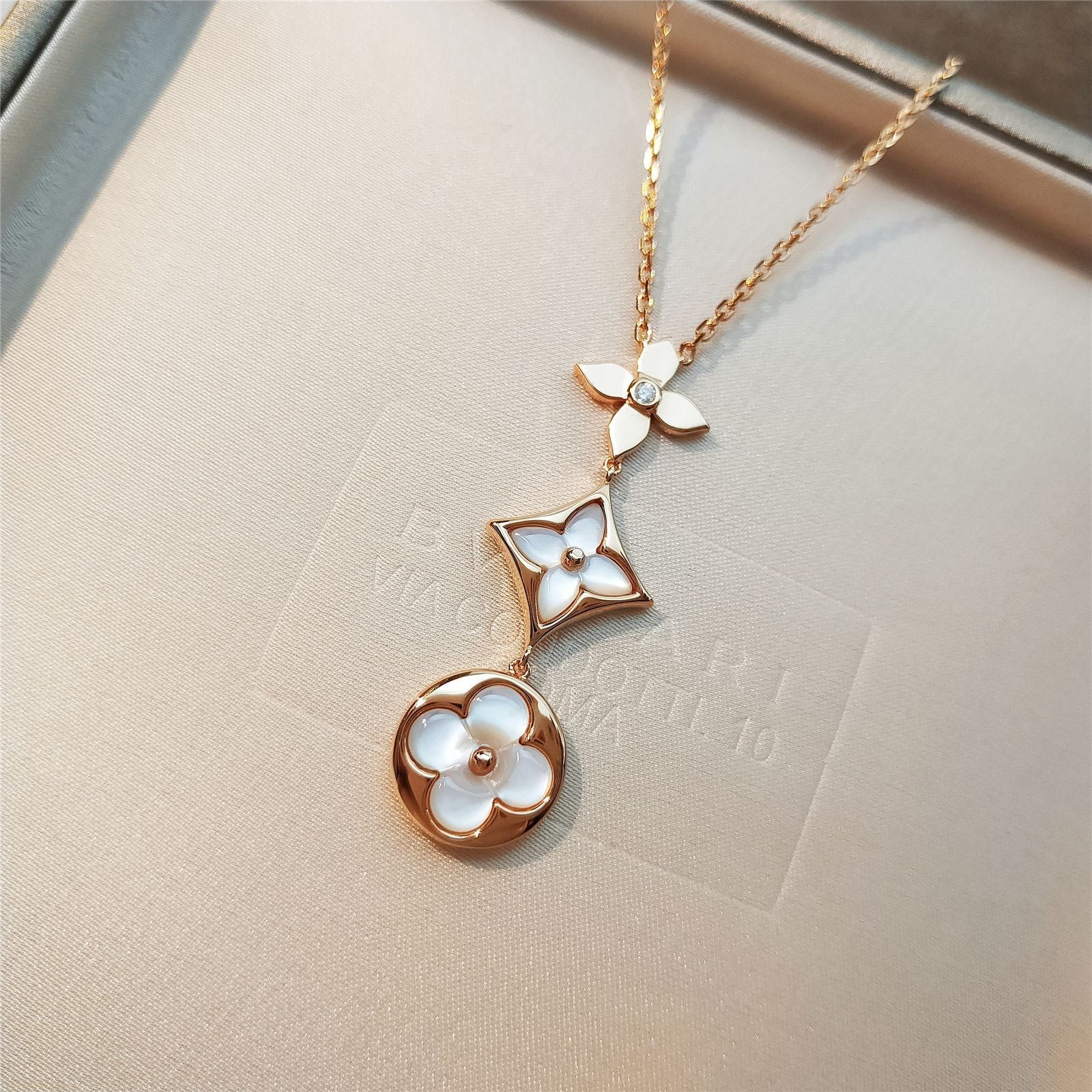 Louis Vuitton STAR AND SUN MOP 3 MOTIF PINK GOLD NECKLACE