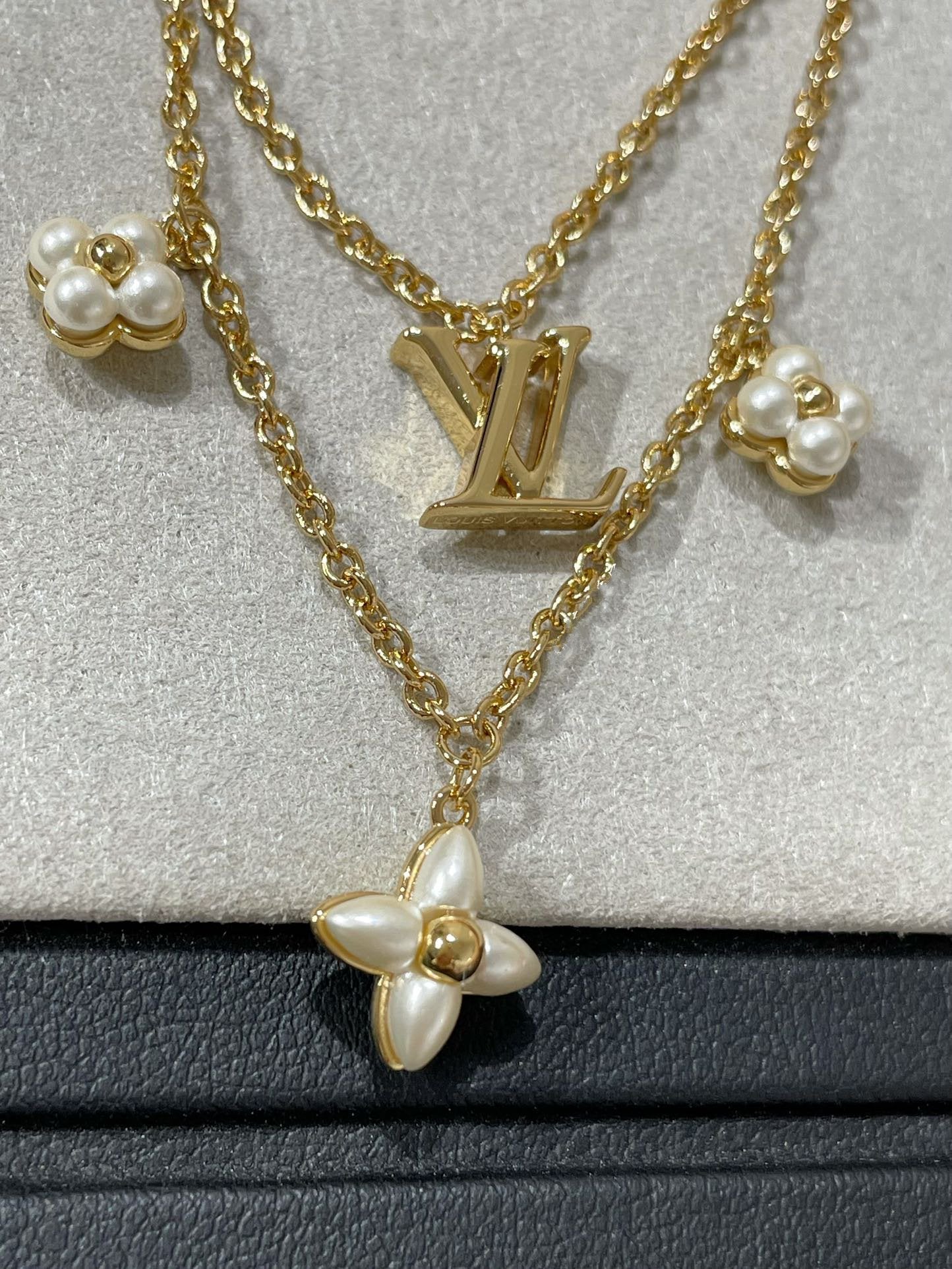 Louis Vuitton FLOWERGRAM PINK GOLD MOP DOUBLE ROW NECKLACE