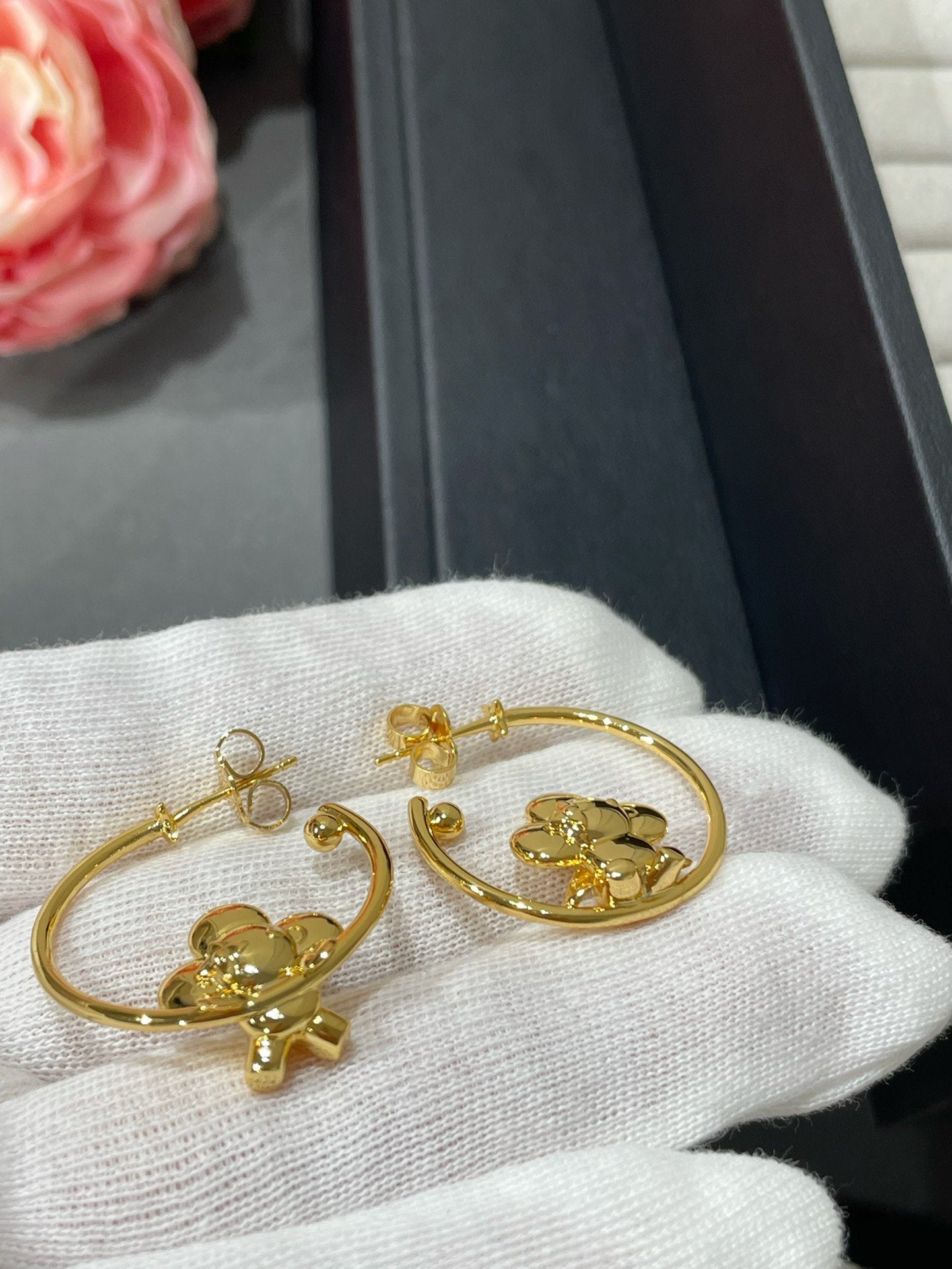 Louis Vuitton VIENVIEN GOLD HOOP EARRINGS