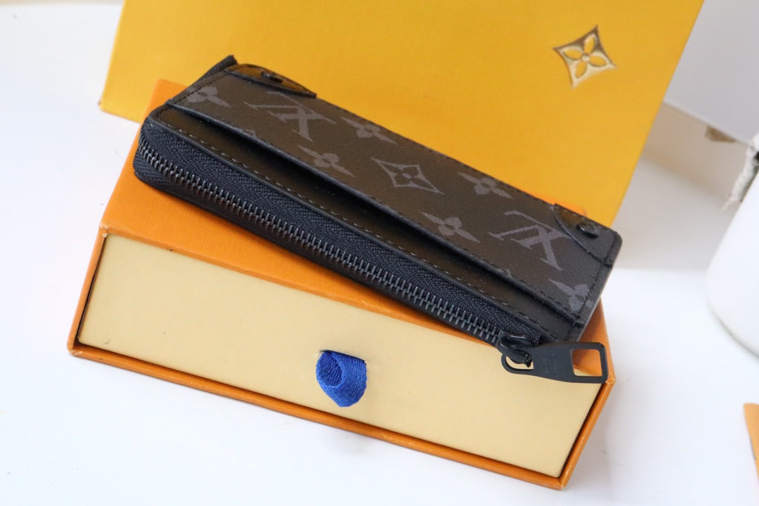 Louis Vuitton TRUNK MULTI CARD HOLDER CASE BLACK