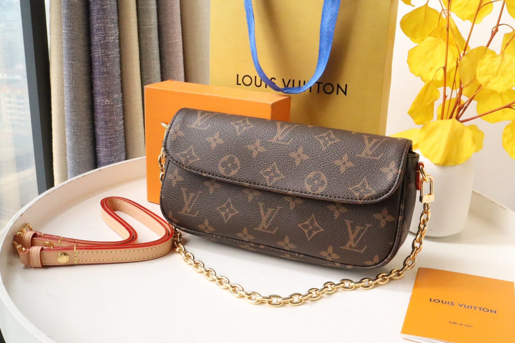 Louis Vuitton IVY WOC 23.5 MONOGRAM CANVAS